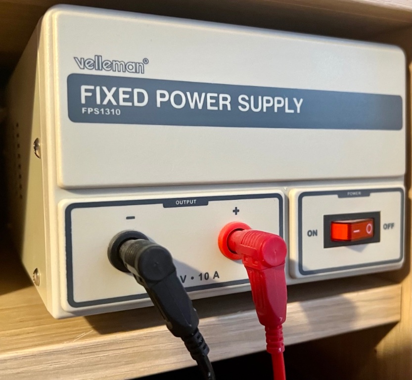 Zdroj  Velleman 10A.jpg