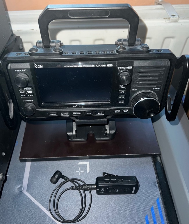 ICOM IC-705_1.jpg