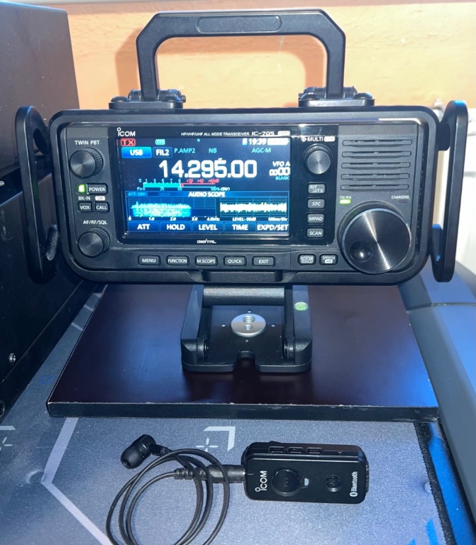 ICOM IC-705_2.jpg