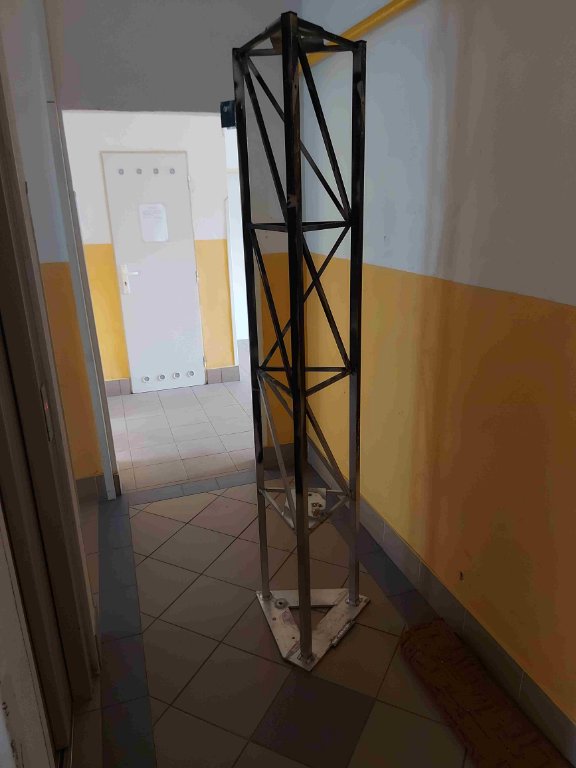 Kompletně stojí.jpg