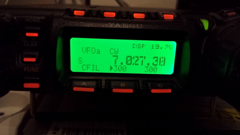 FT-857D displej mini.jpg