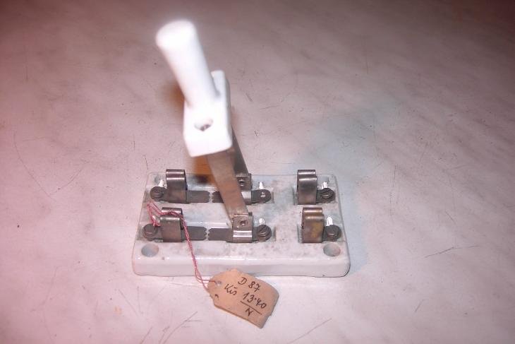 odpojovač antény keramický.jpg