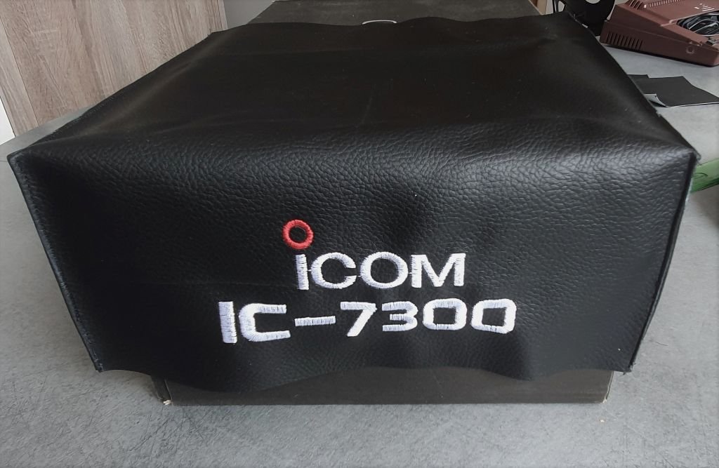 IC-7300_WW.jpg