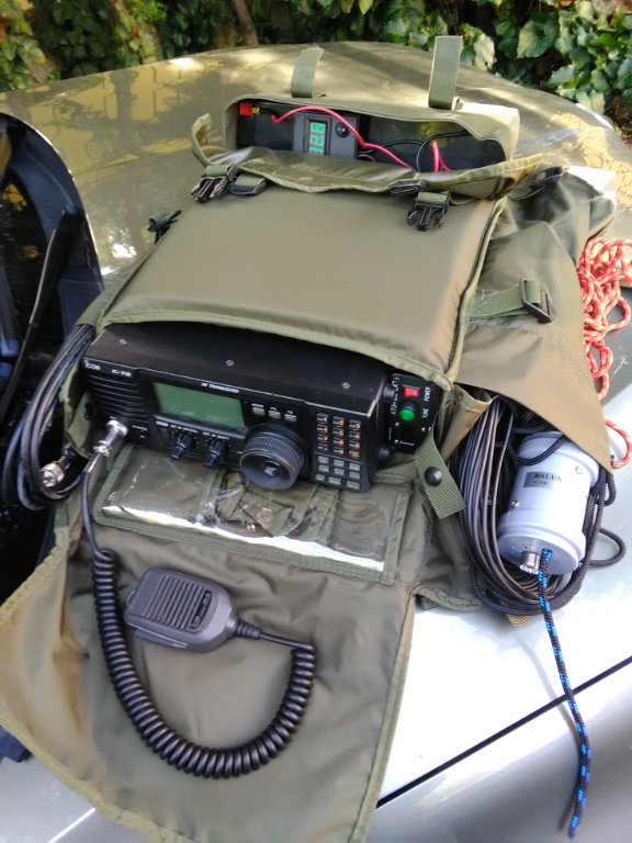 icom manpack.jpg