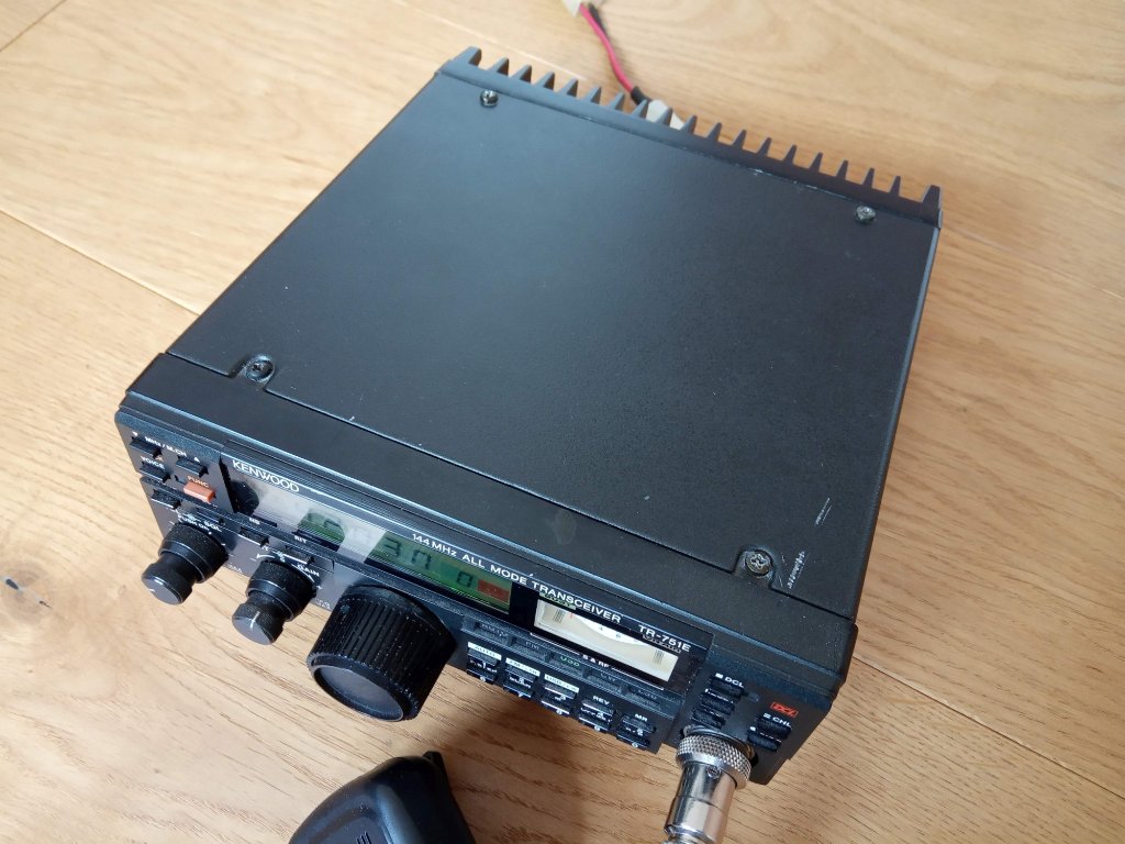 tr-751e-vrchny-panel.jpg