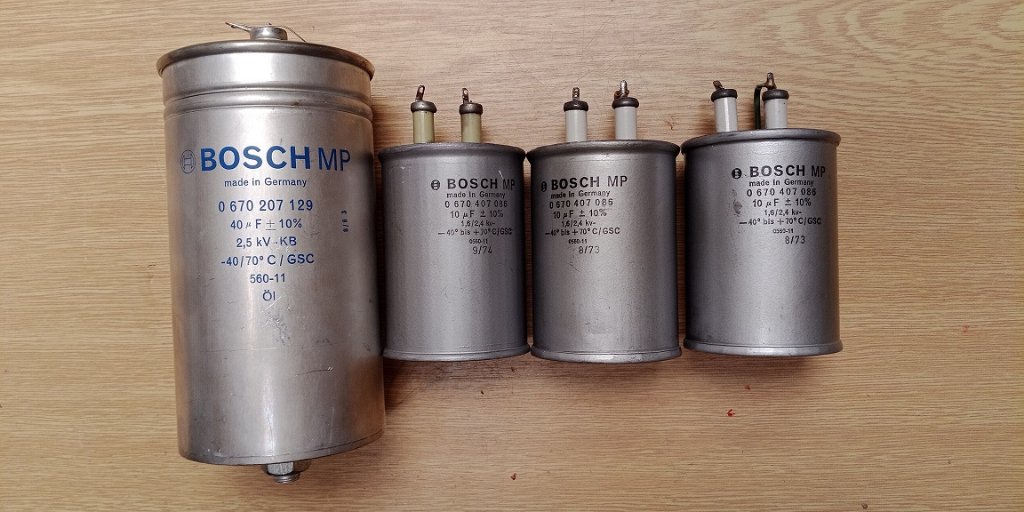 3x10uF a 2x40uF na 2,4kV.jpg